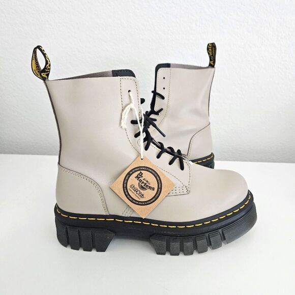 NWT Dr. Martens | Audrick Nappa Leather Platform 8 Eye Boots, Womens 10 - Picture 1 of 12